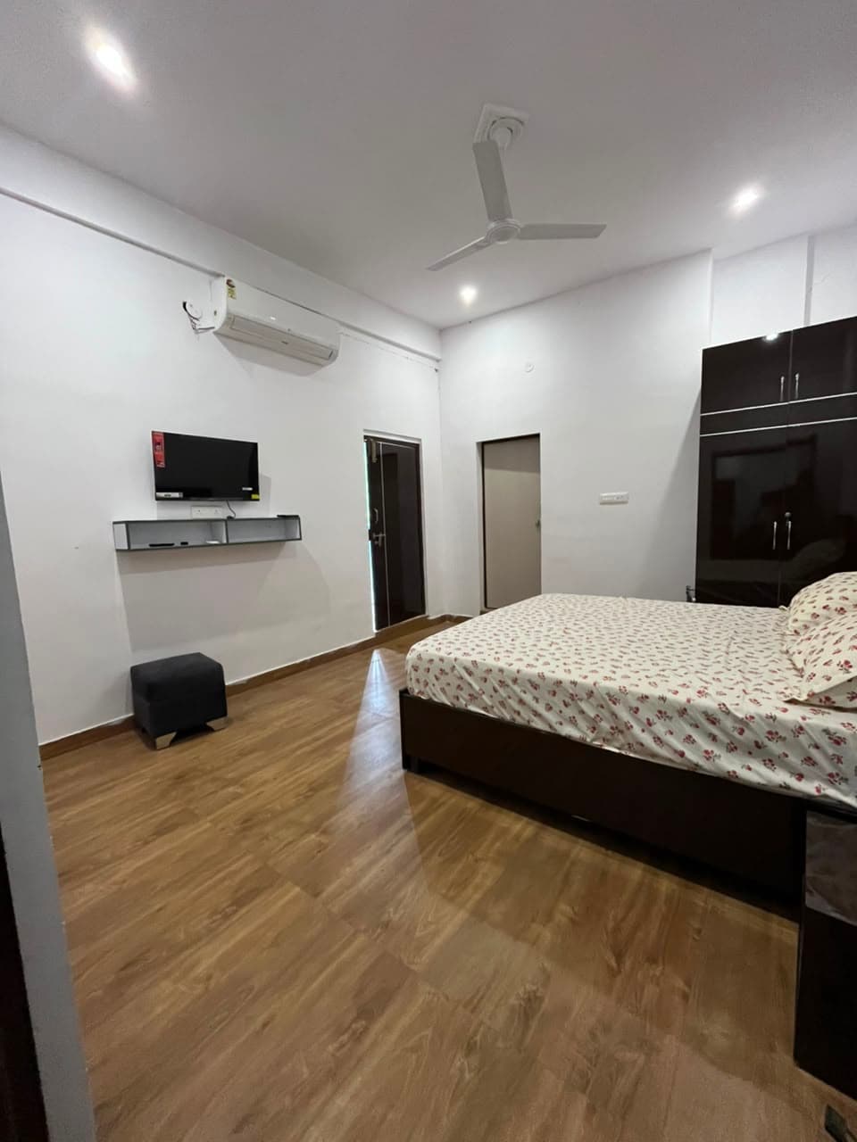 Deluxe Room 1 - Bedroom 1